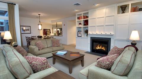 Clay Brook Hotel interior