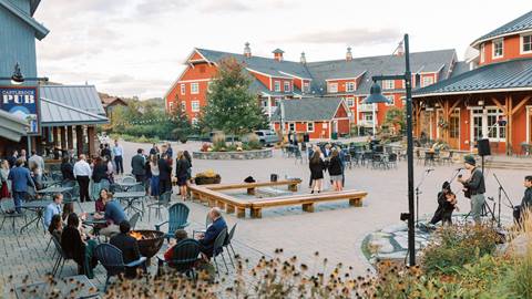 Lincoln Peak Courtyard Summer