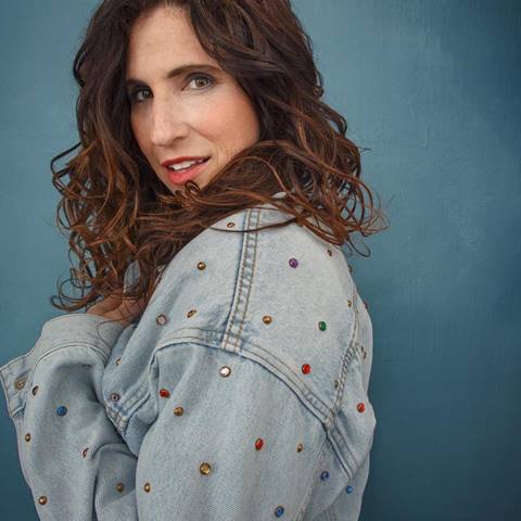 headshot of comedian nikki