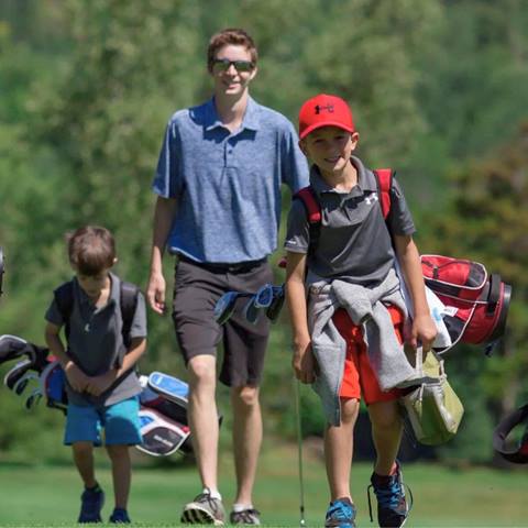 Junior golf camp participants 