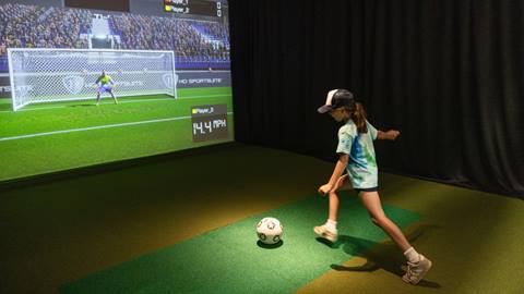 A group utilizing the SHARC SIMulators.