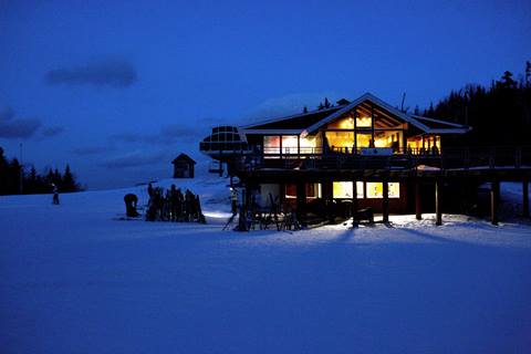 Exterior shot of the Glen House at Sugarbush Resort