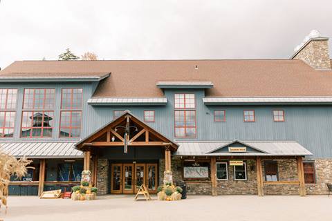 Exterior shot of the Gate House Lodge at Sugarbush Resort
