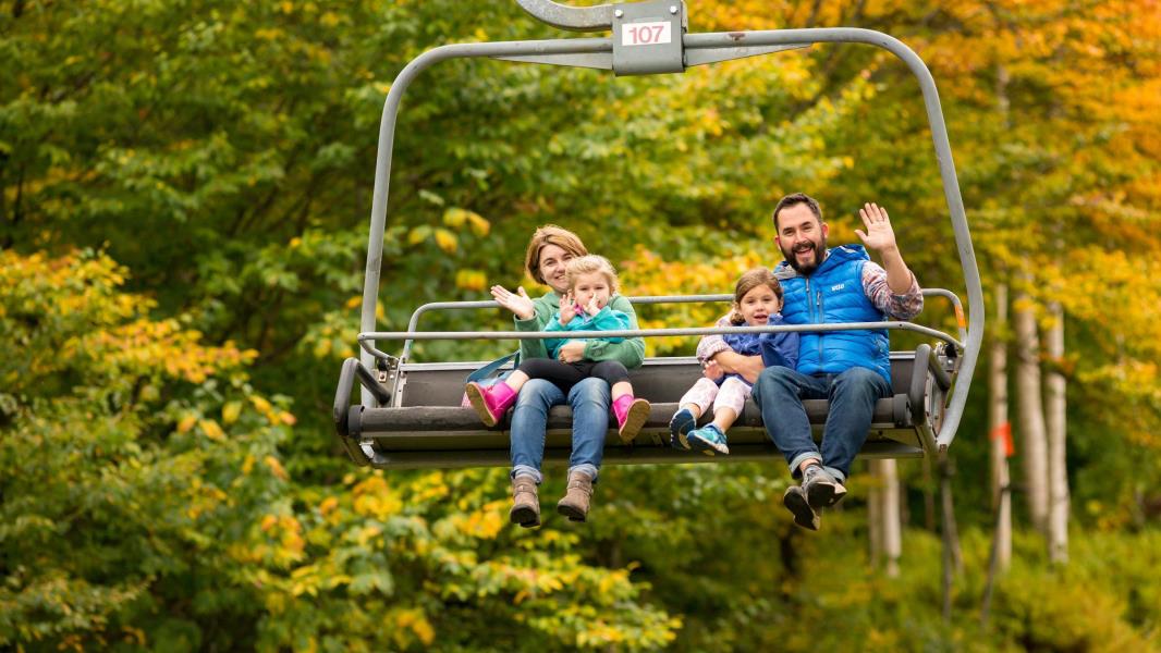 Scenic lift ride, family, fall, super bravo