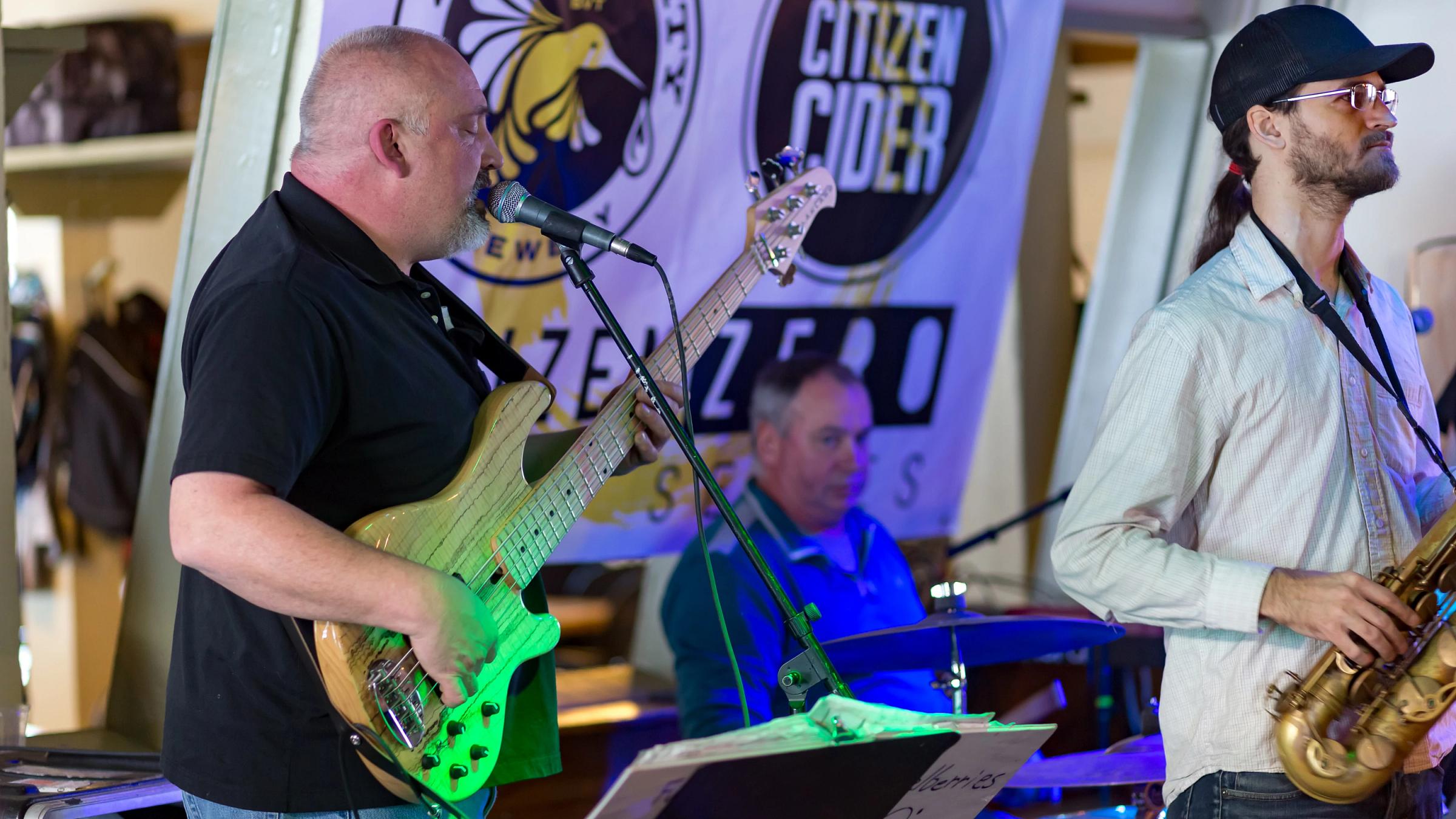 Live music at Mt. Ellen Green Mountain Lounge