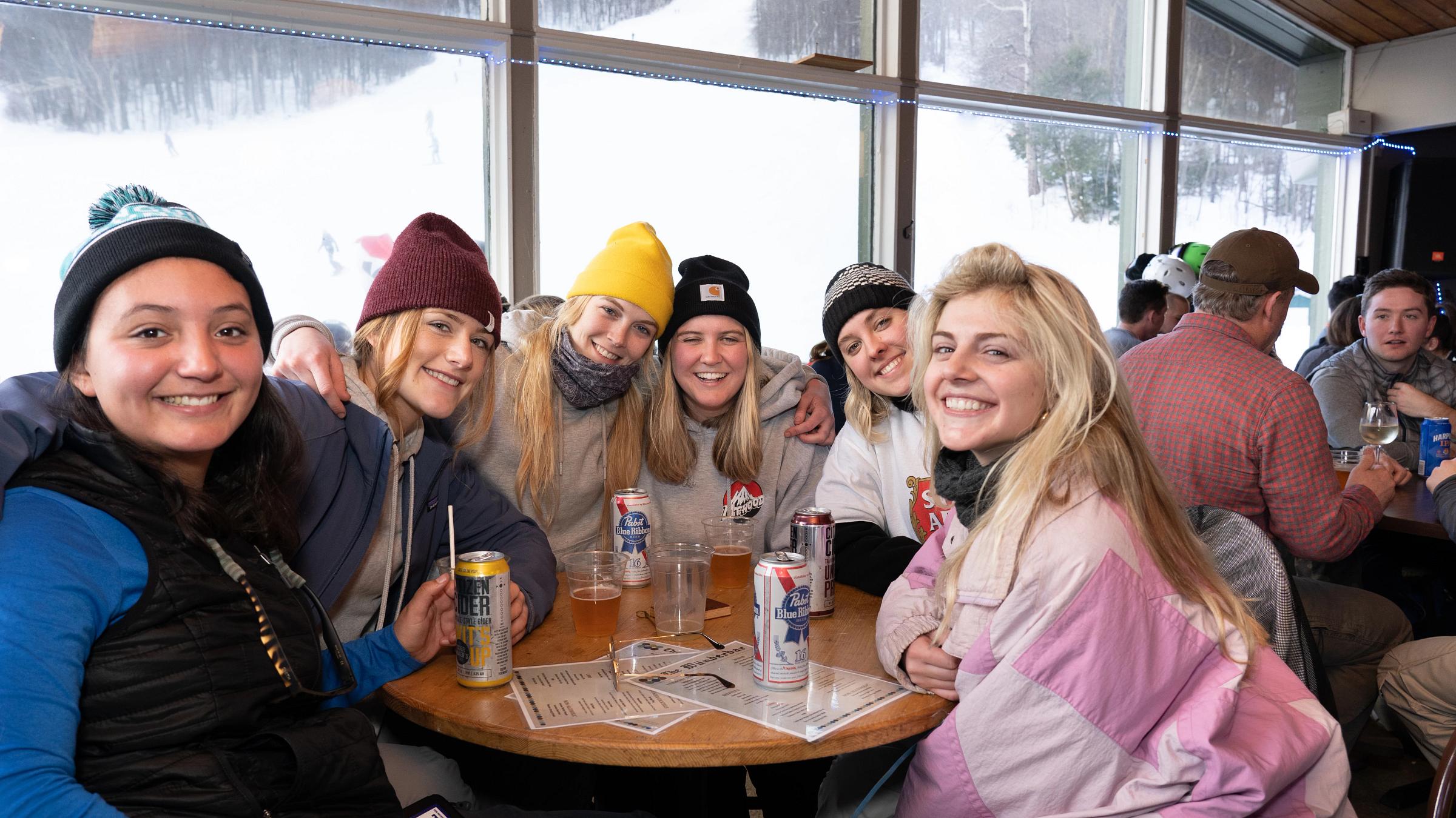 Group of friends at Wunderbar drinking beers