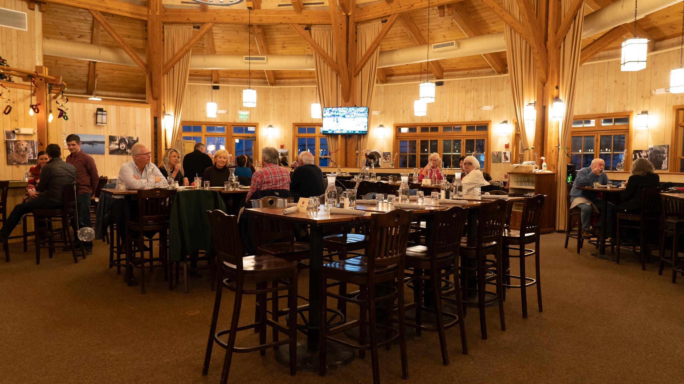 People eating at Rumble's Bistro & Bar